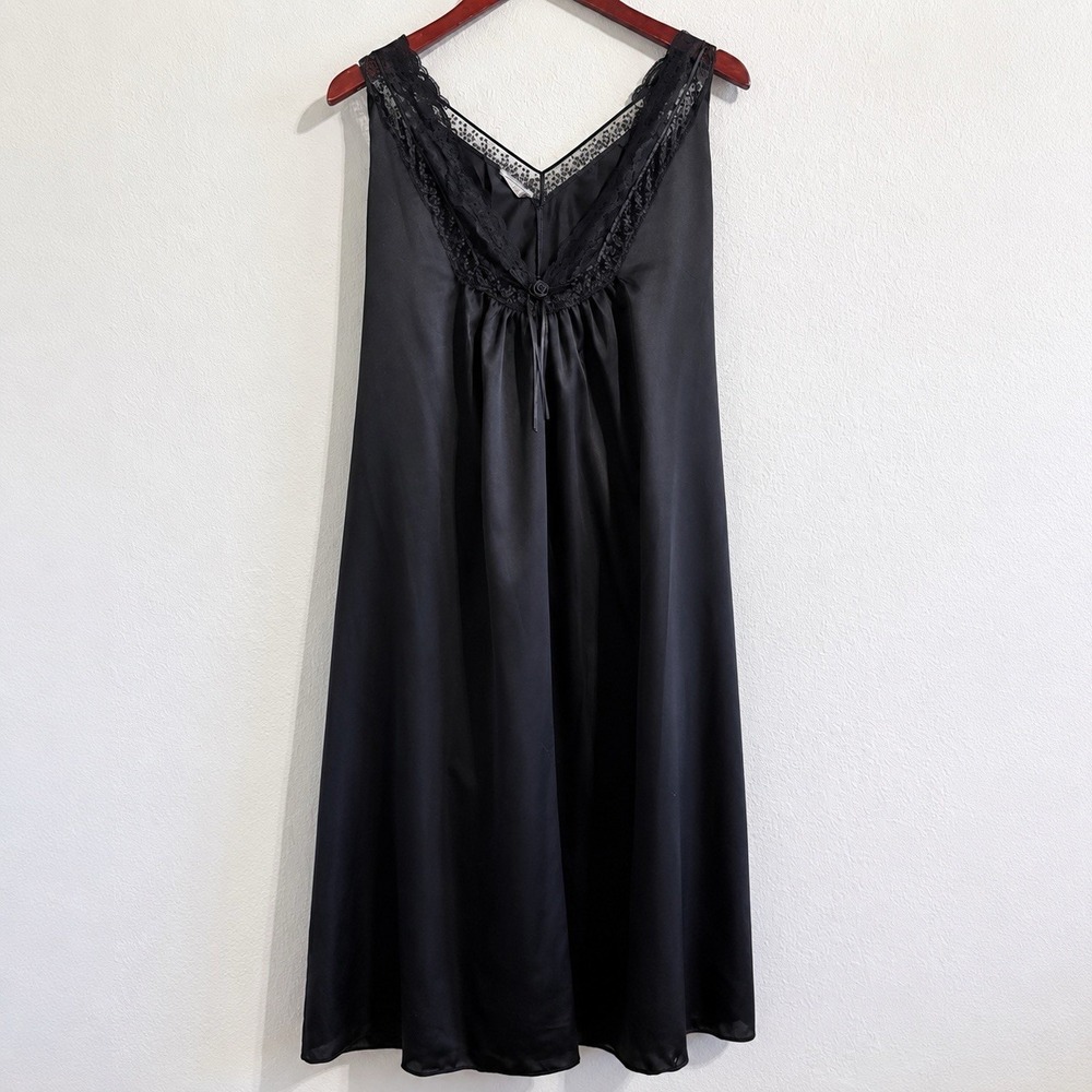 Vintage Bert Yelin‎ for Iris Black Satin Nightgown Large Lace Gothic Romantic